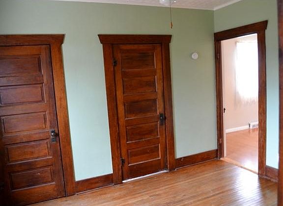 5th image of 204 E North St