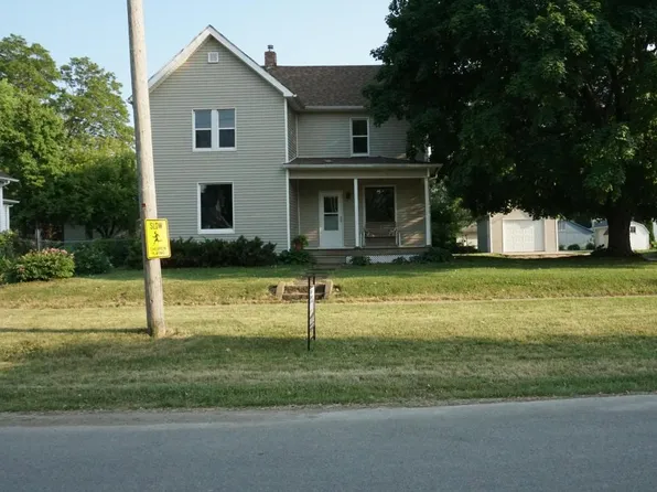 207 E Jayne St, Lone Tree, IA 52755
