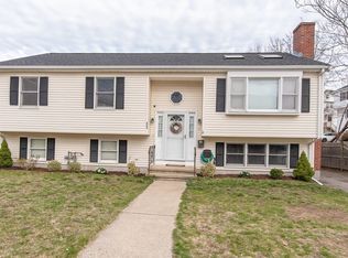 2 Ridgecrest Dr, West Roxbury, MA 02132