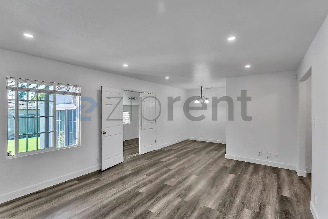 3 bed, 1.5 bath, 1392 sqft, $3,885 — Photo 4