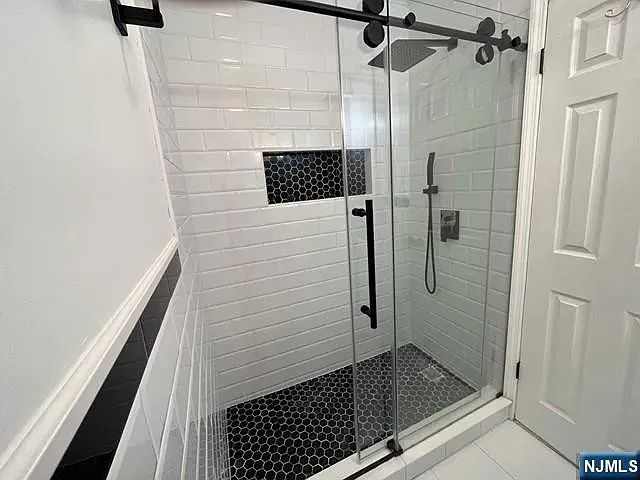 1st image of 156 Morgan Pl #1