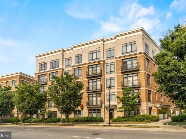 915 N Patrick St APT 501, Alexandria, VA 22314