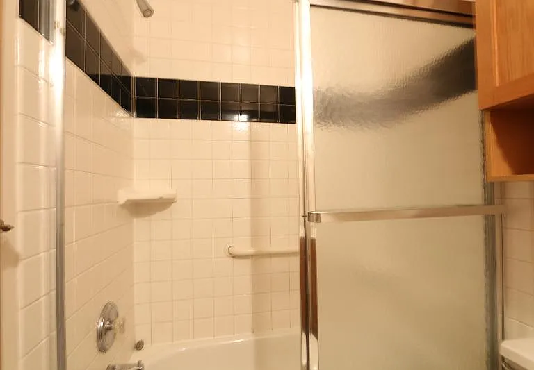 1257 W Flournoy St #2R — Photo 24