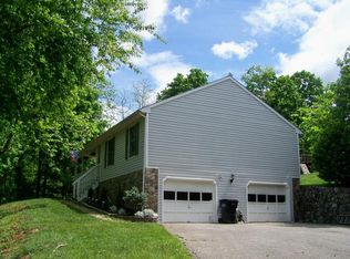 2990 Green Hill Dr, Salem, VA 24153