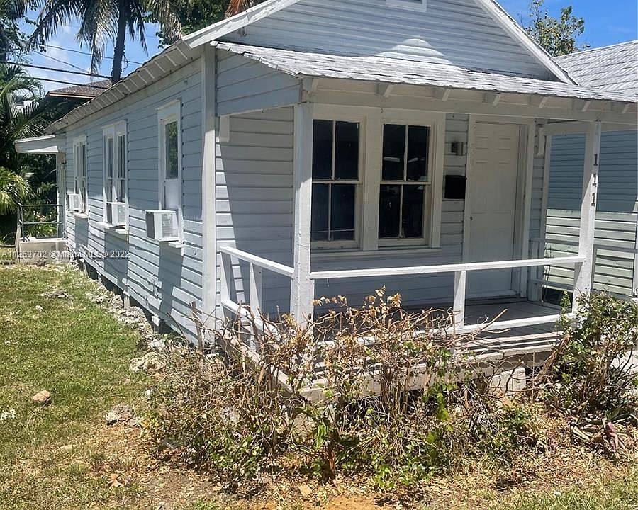 1st image of 107 Grand Ave #111