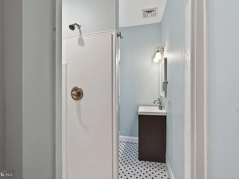 144 Gay St #2 — Photo 12