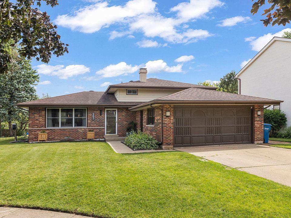 1st image of 963 Hyacynth Ln