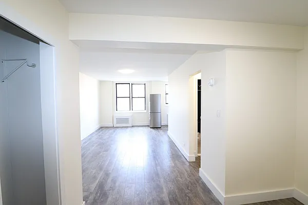Rented by Kian Realty | media 14