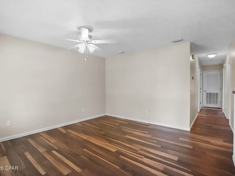 1815 Foster Ave — Photo 16