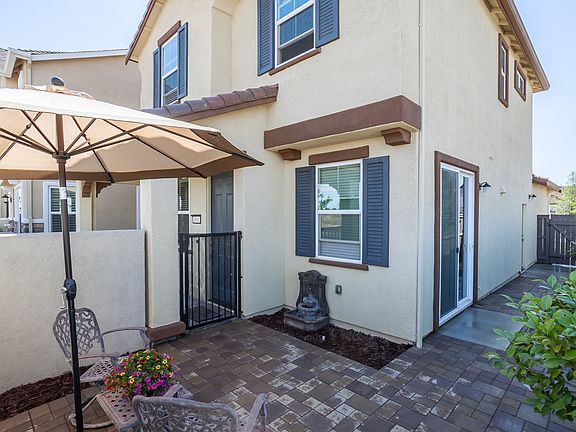 4th image of 3081 Village Center Dr