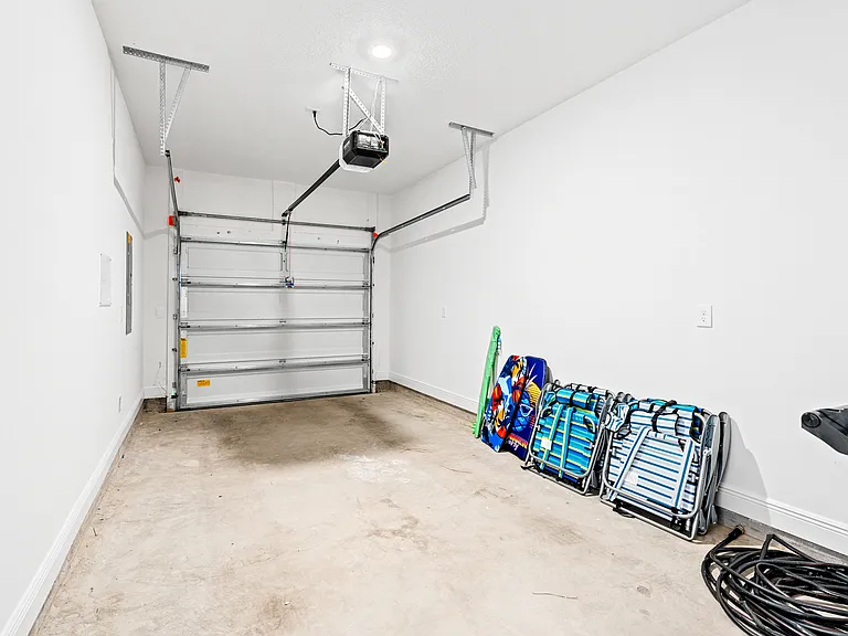 72 Phoenix St — Photo 34
