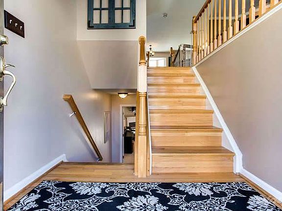 2 Split Foyer
