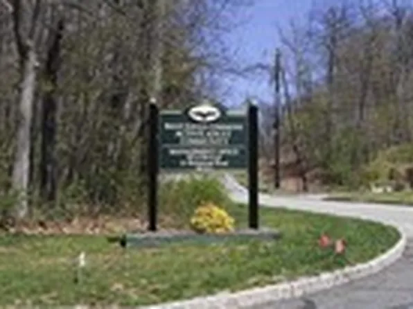 6303 Richmond Rd, West Milford, NJ 07480