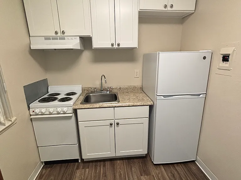 2750 Joseph Ave #J04 — Photo 3