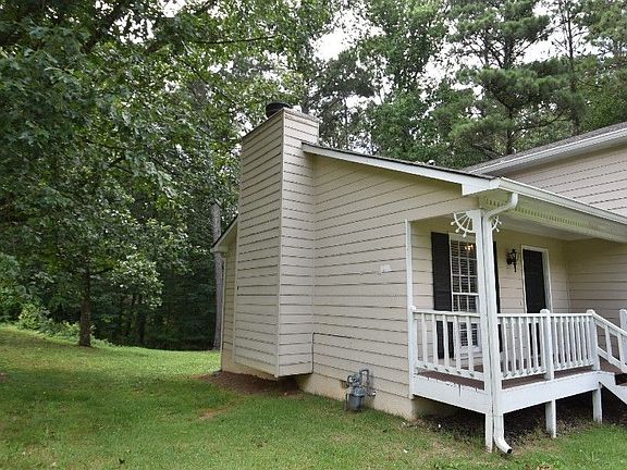 2nd image of 201 Cedar Mill Ln