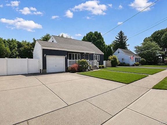 2nd image of 44 Sunset Avenue