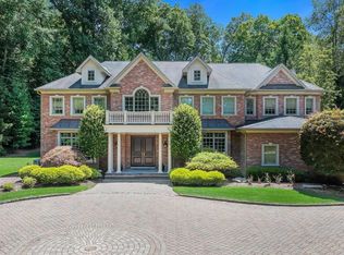 38 Old Woods Rd, Saddle River, NJ 07458