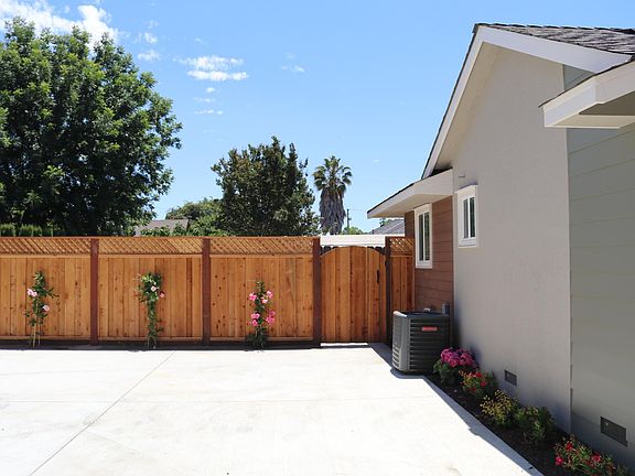 Side gate to private yard