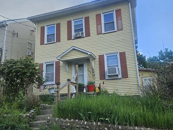 4th image of 200 Division St