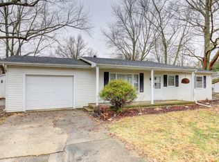 3 Hancock Dr, Villa Grove, IL 61956