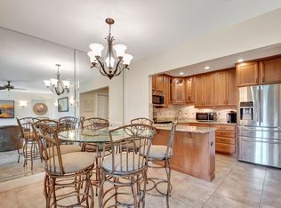 302 Pine Ridge Cir APT B-2, Greenacres, FL 33463