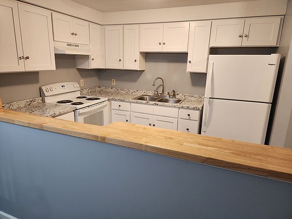 2nd image of 1015 Old Colony Rd #7