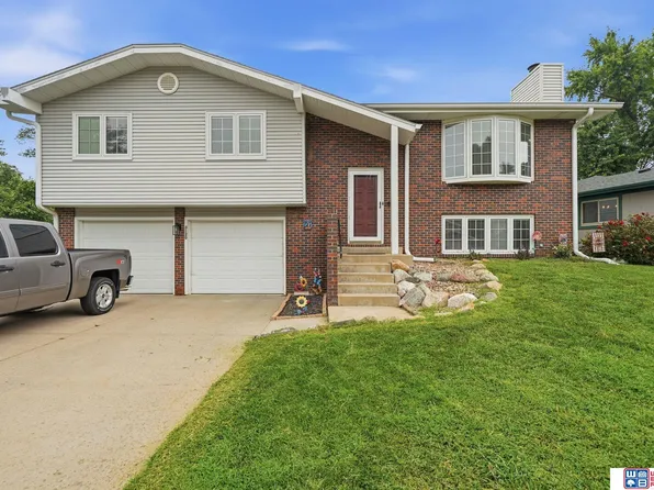 3120 Onyx Ct, Lincoln, NE 68516