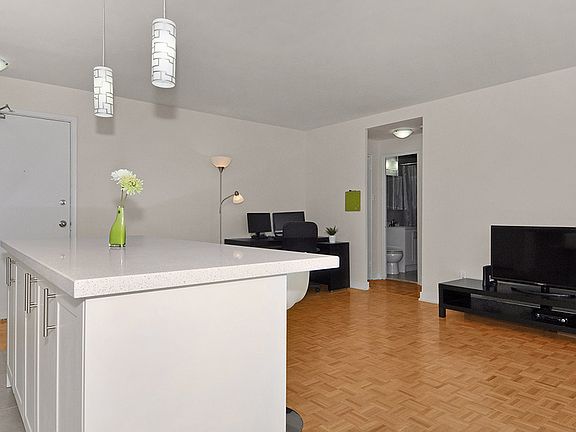 5th image of 214 Saint George St #1504056