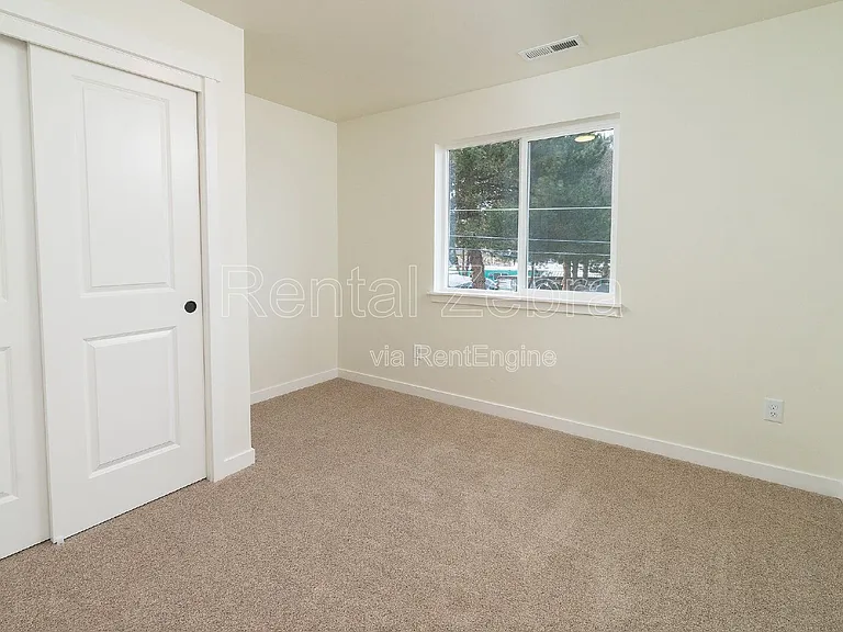 663 SE Dunham St #2 — Photo 4