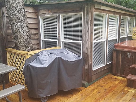 Deck with grill and hot tub