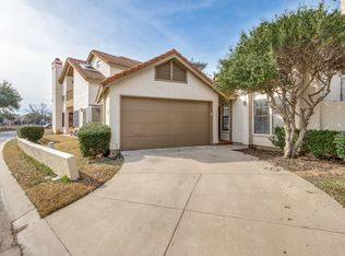 8901 Casa Dr, Irving, TX 75063
