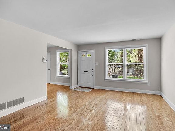 3rd image of 3039 Harbour Dr