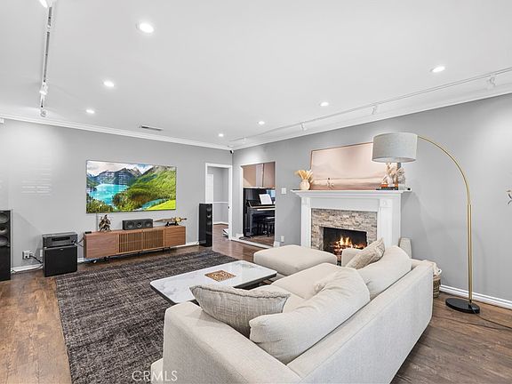 3rd image of 1358 Justin Ave