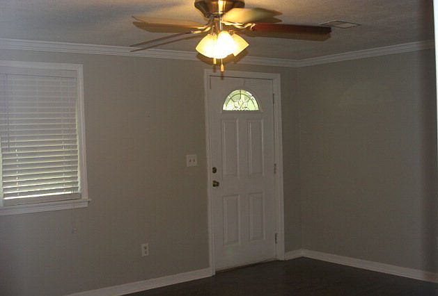 2nd image of 204 Crawford St