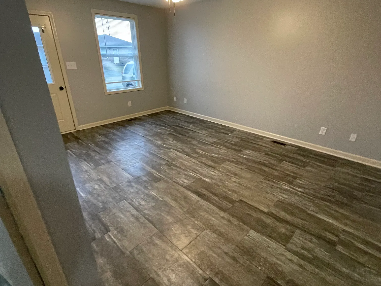 2 bed, 1000 sqft, $1,550 — Photo 4