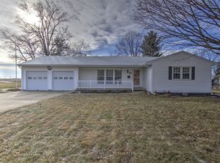 295 N Country Club Rd, Decatur, IL 62521