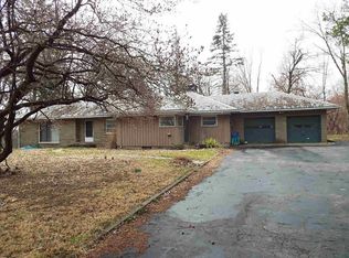 42 Valley View Rd, Poughkeepsie, NY 12603