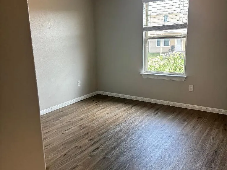232 Triumph Rd — Photo 3