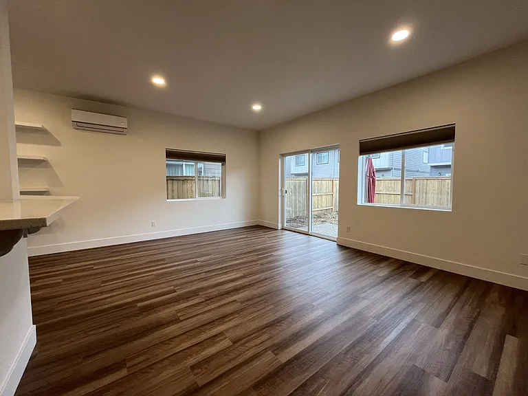 2875 S Magnolia Dr — Photo 12