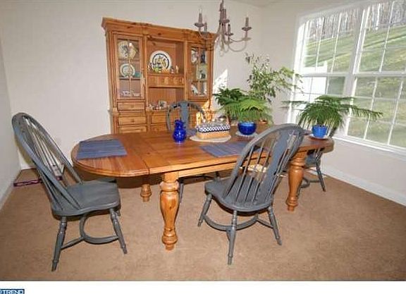 3rd image of 422 Fern Rd