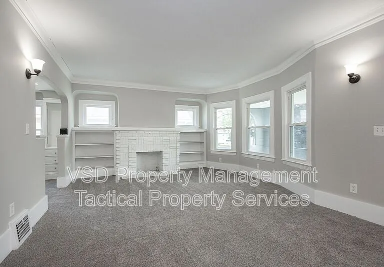 3694 E 147th St #UP — Photo 3