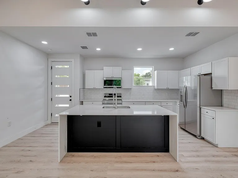 5211 Rob Scott St — Photo 8