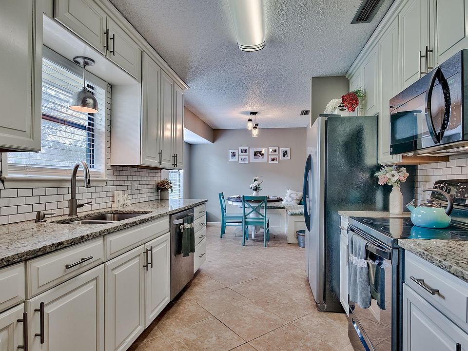 1st image of 921 Nutmeg Ave