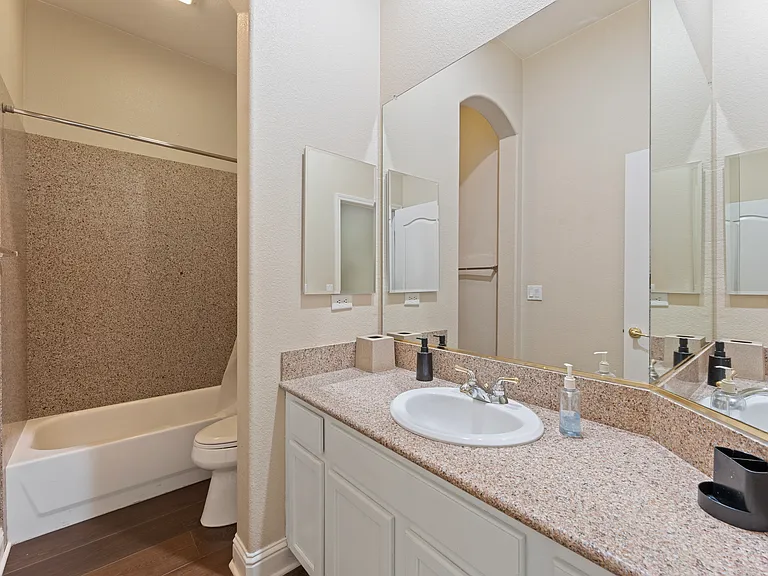 1121 Galston Dr — Photo 16