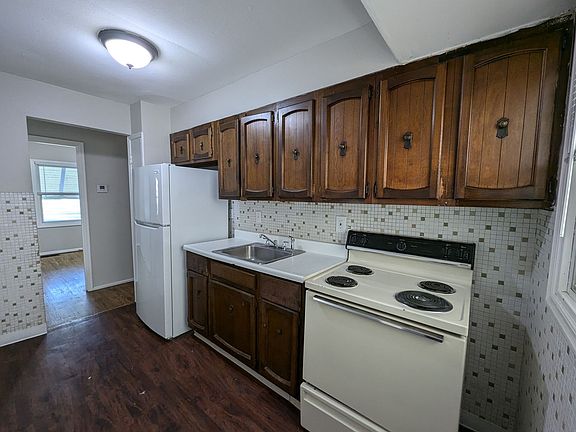 5th image of 10305 Ross Cir