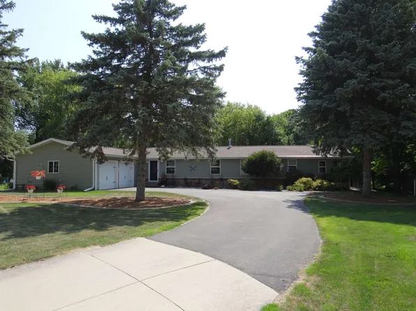 220 Fairway St, Combined Locks, WI 54113