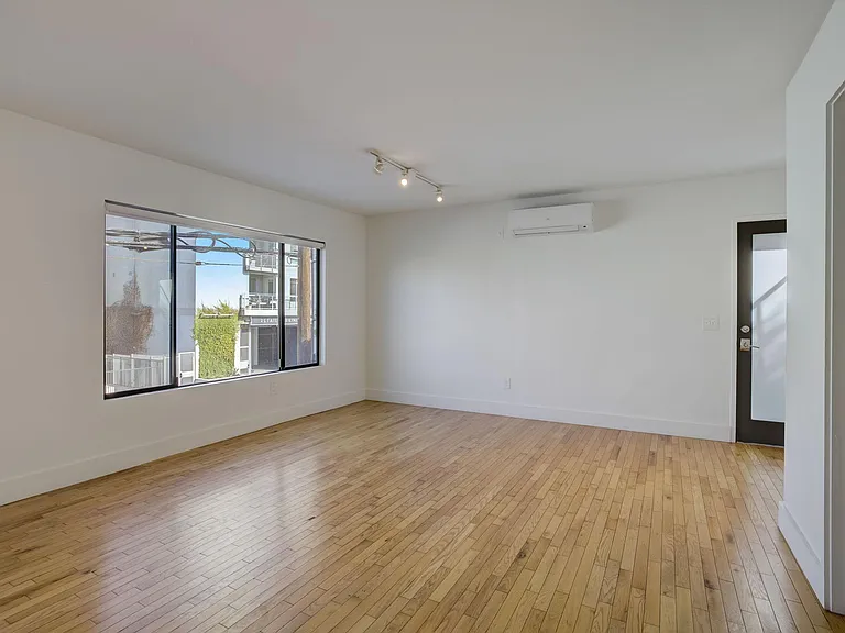 306 N Bonnie Brae St #1 — Photo 9