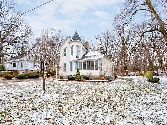 2nd image of 71 River Hills Dr