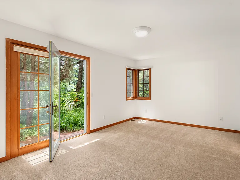 180 River Oaks Ln — Photo 17