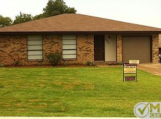 824 Max St, White Settlement, TX 76108